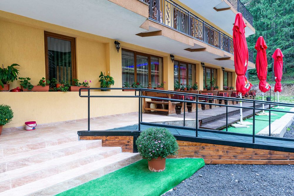 Продава се Хотел в с. Паничище, Област Кюстендил - 2250 кв.м за 1289 €/кв.м - Снимка #8