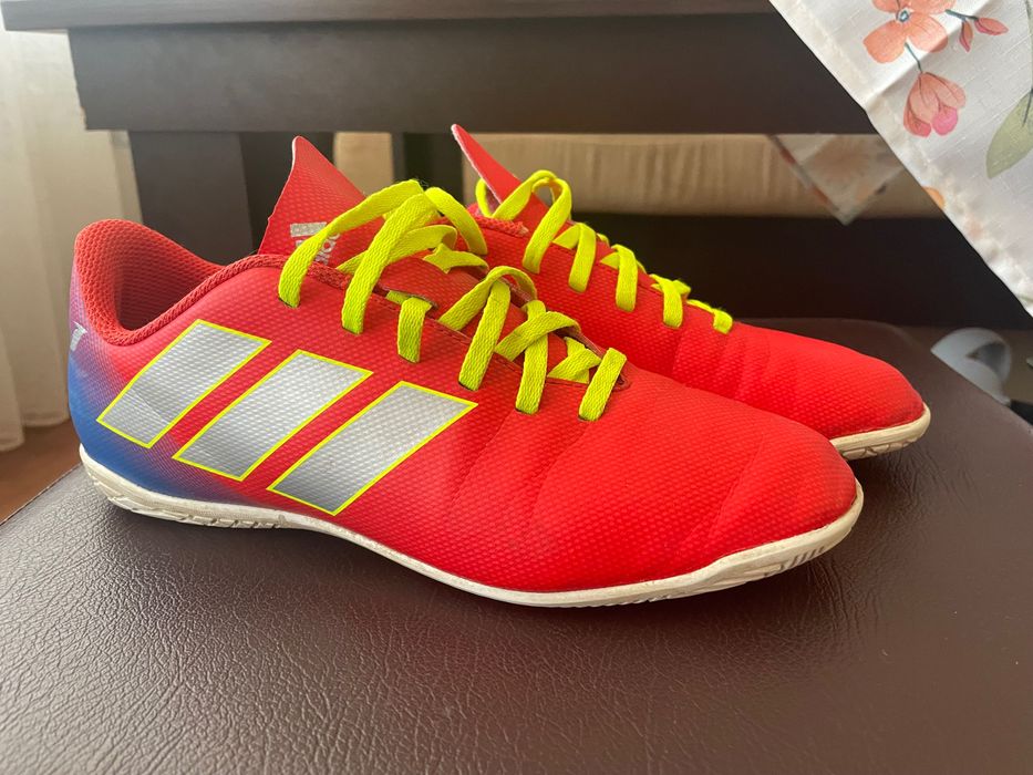 Детски обувки за трева