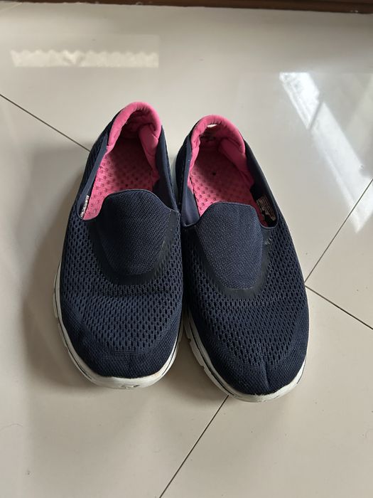 Vand skechers marimea 38