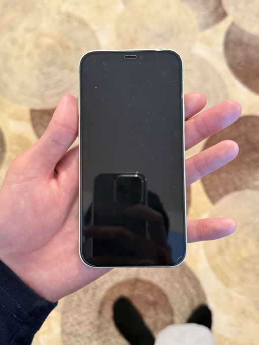 Iphone 12 продается