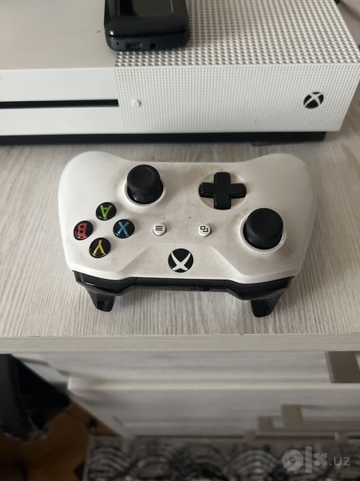 Xbox one S 1tb игравая приставка
