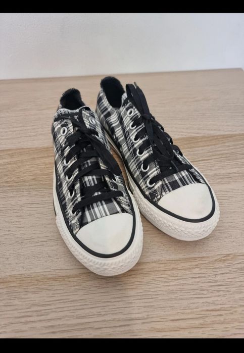 Striped Converse