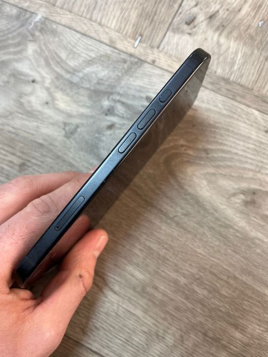 Продам Айфон 16 в хорошем состояний