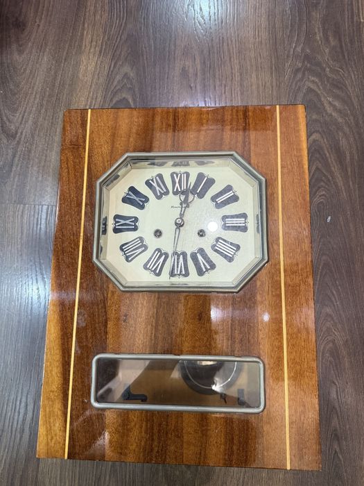 Продаются настенные часы