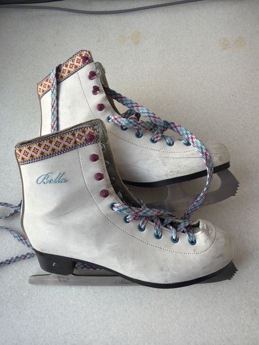 Коньки фигурные женские