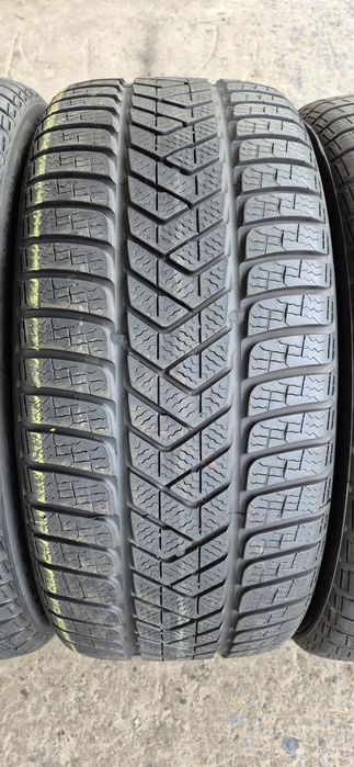 4 anvelope iarna Pirelli,fata 245/40/19,spate 275/35/19.Pret/bucata