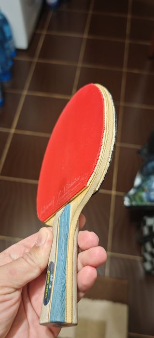 Paletă custom DHS Wind s 1030 și fețe Victas V15 Limber și Stiga DNA F