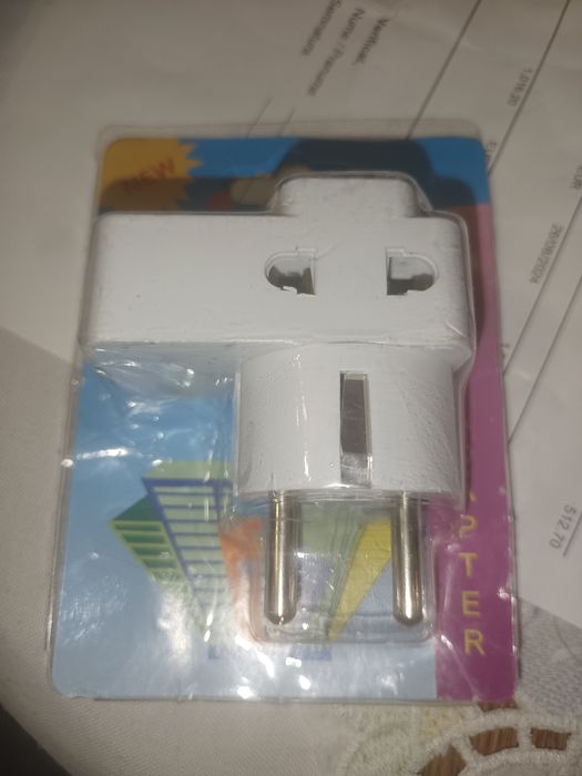 Adaptor dual pentru ștecher de UK,cu buton on/off