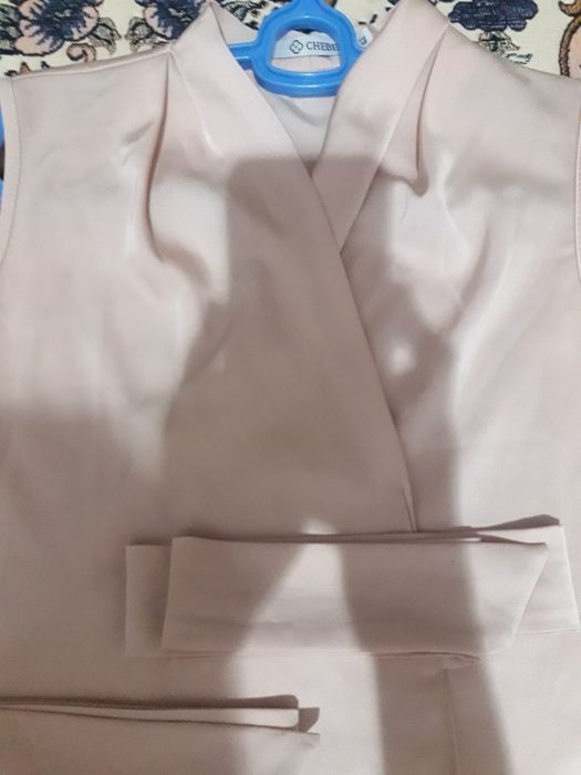 Очень красивая кофта с лентой