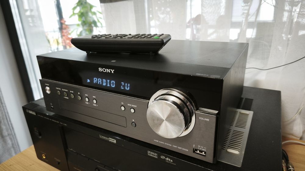 Sistem audio cu bluetooth  SONY cmt-sbt300w ,cu telecomanda