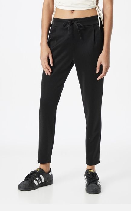 Pantaloni noi, marimea xs