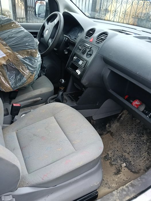 Vând sau schimb detalii la telefon