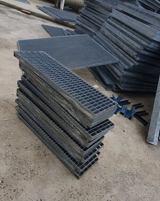 Trepte zincate 80x23cm