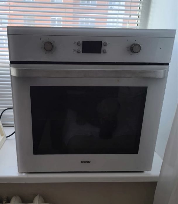 Продам духовой шкаф Beko