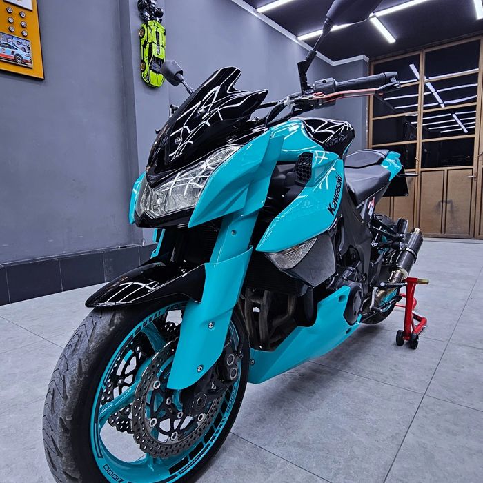 Kawasaki z1000 sotiladi holati yahshi ishi yuq