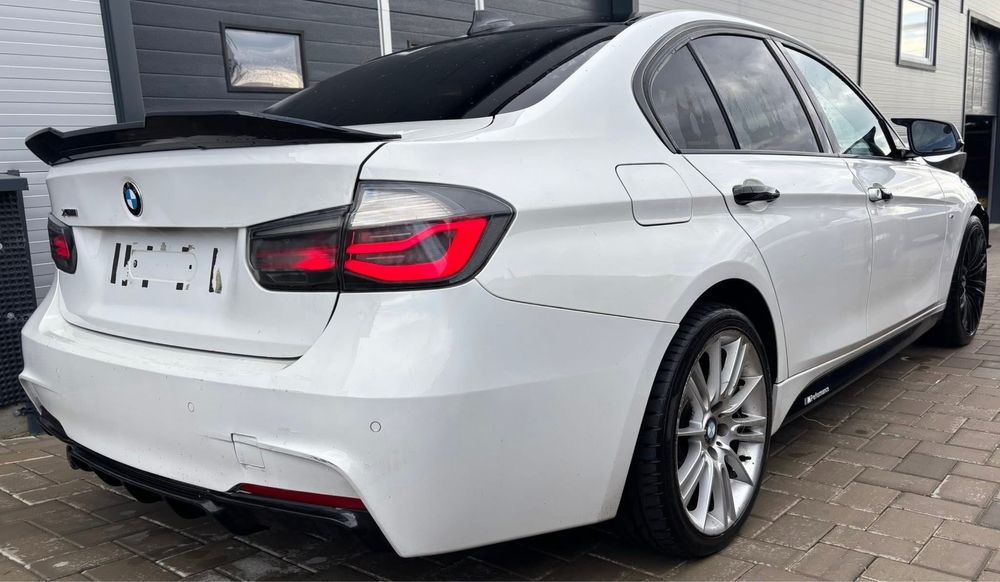 Dezmembrez BMW 320d Xdrive F30 M sistem audio HK, xenon,recaro rosu