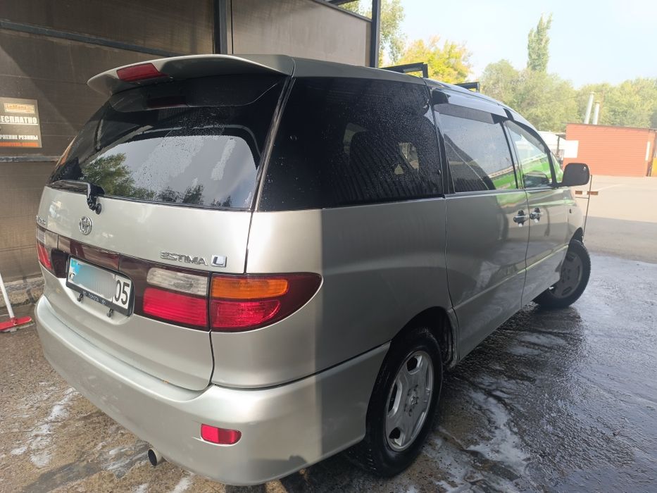 Продам. Tovota Estima