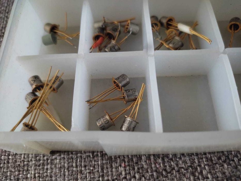 Транзисторы транзистор СССР радиодетали КП305В, КП302БМ и др.: 600 тг ...