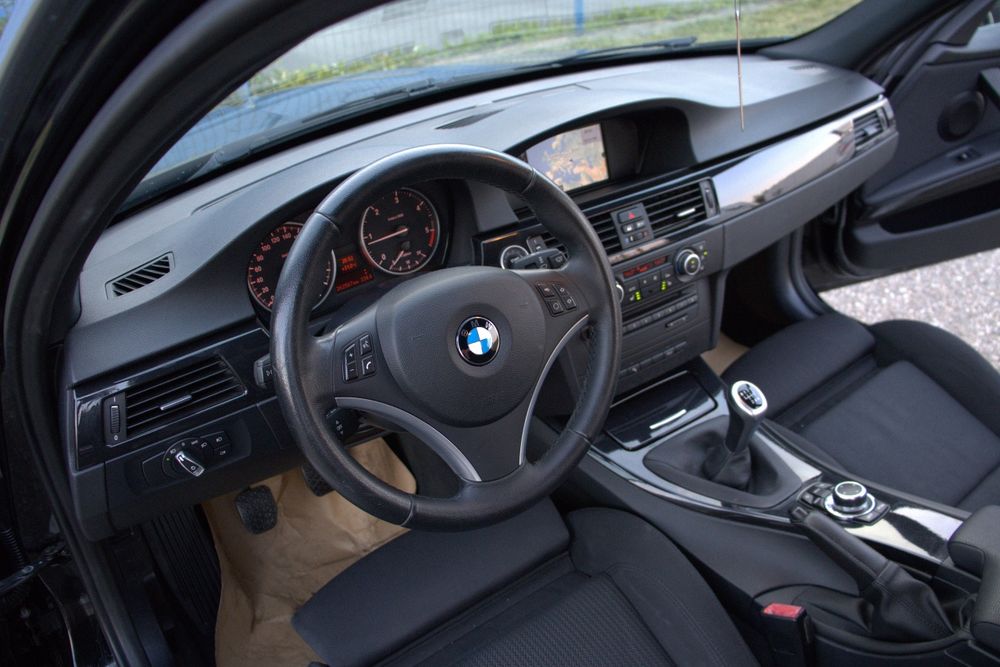 BMW 3 Series 2011 — imagine 5