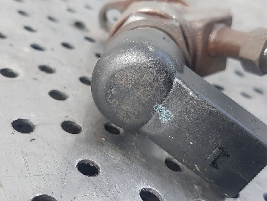 injector 2.0 d volvo v50 s40 peugeot 307 peugeot 407 peugeot 607 peugeot 807 citroen c4  9657144580