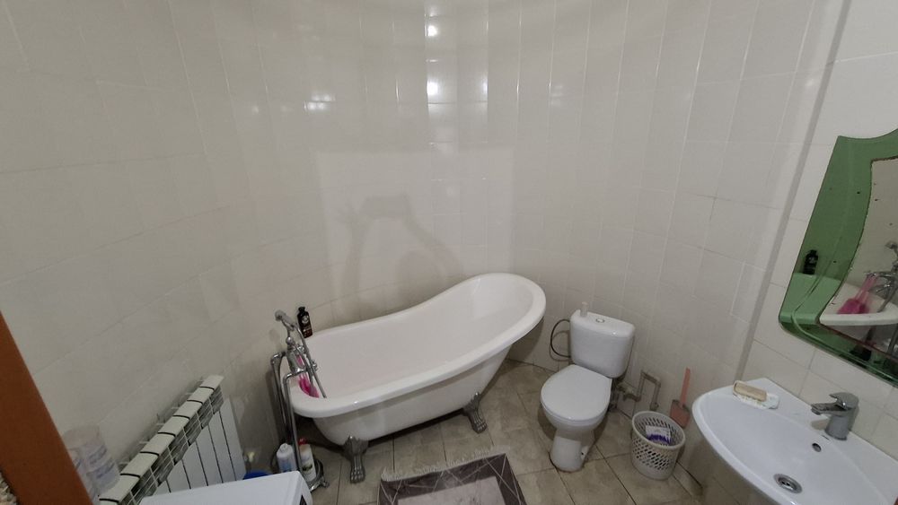 Кең үи сатылады,