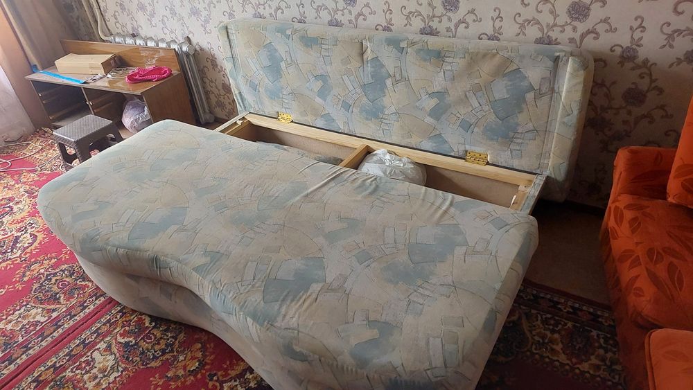 Продам тахту в хорошем состоянии