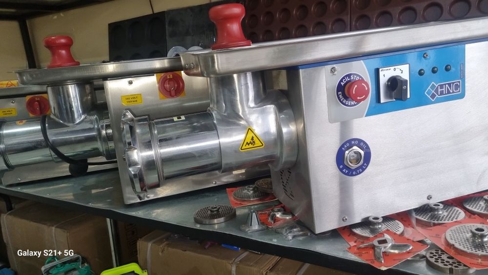 Misarovka 32 lik, 22 lik, 380 V ishlaydi go'sht maydalagich