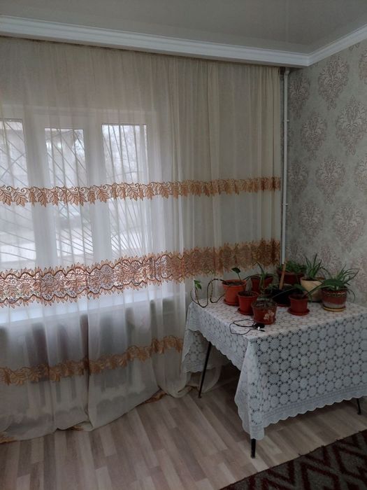 Продаю квартиру в Яшнабадском районе 58-воен/город 2х комнатная 49 м2.