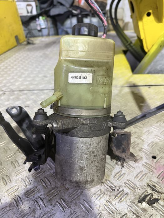 pompa servoelectrica ford kuga focus 2 cmax cod 4M513K514CB
