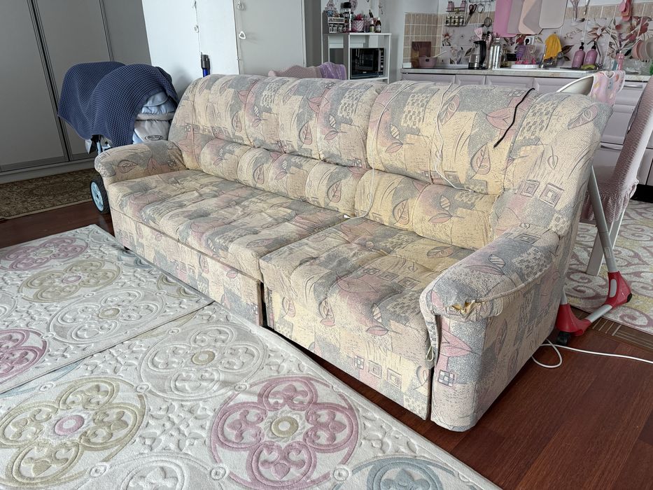 Продаю диван в хорошем состоянии