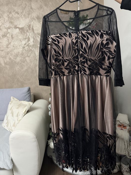 Rochie  tull cu aplicatii