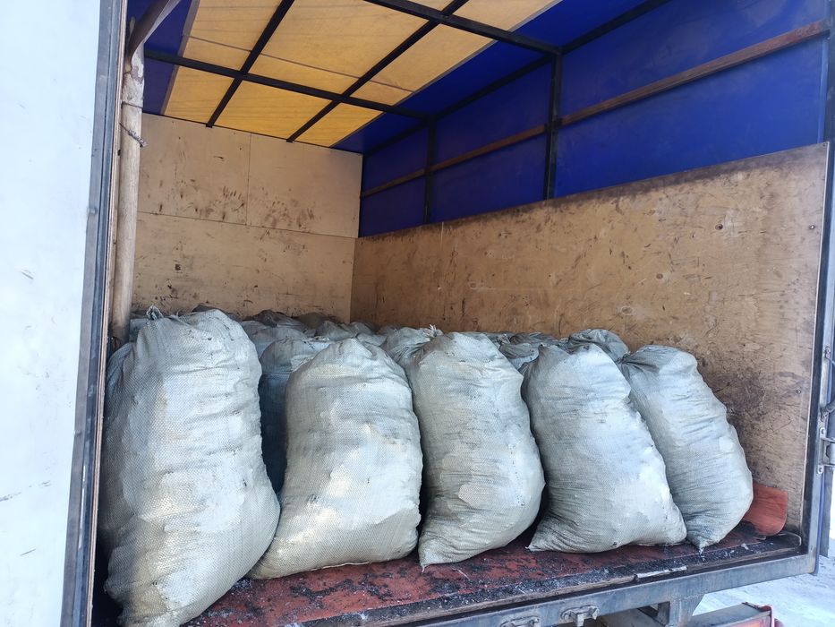 Уголь дрова в мешках