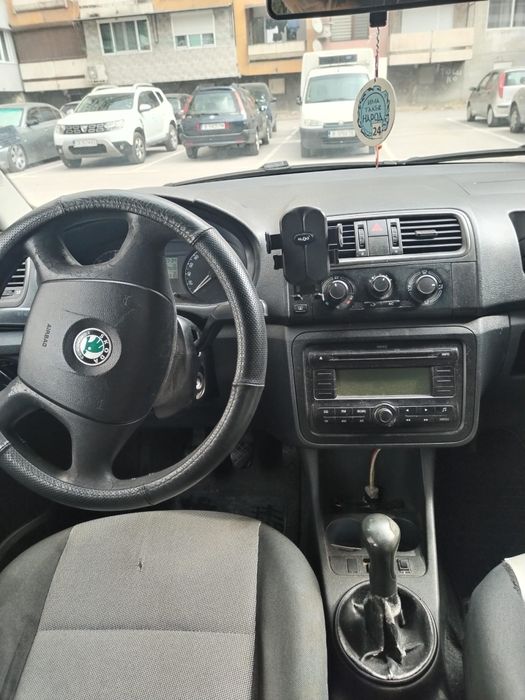 Продавам Шкода Фабиа 1.6 D