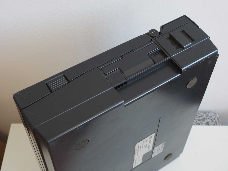 Hitachi HL320, laptop retro, Intel x86, MS-DOS