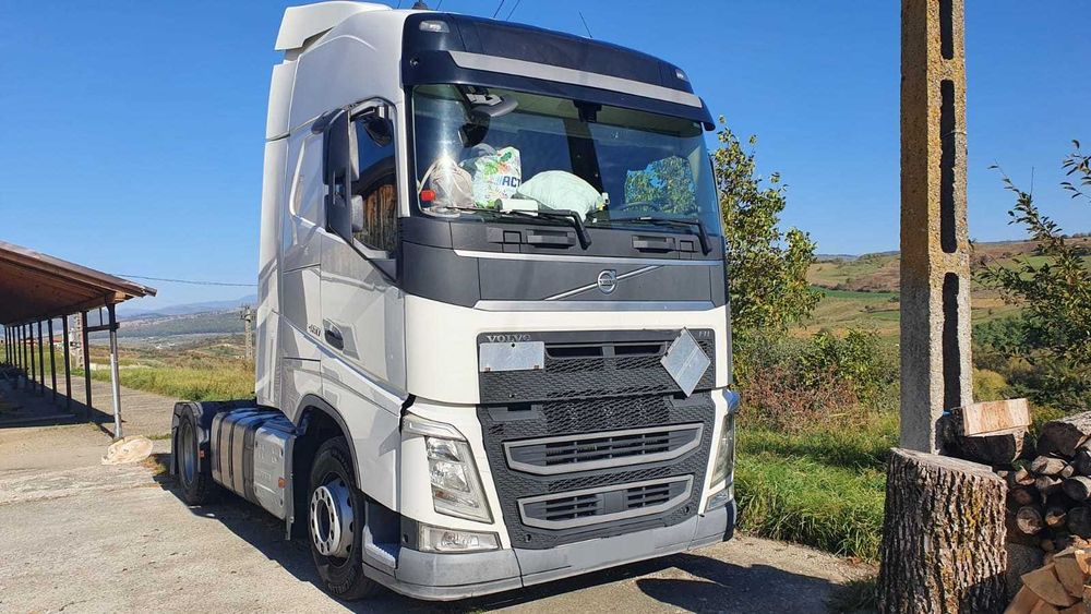 Dezmembrez Volvo: F12 FH12 FH16 FM Euro 3 4  5 6 - Piese din DEZMEMBRARI