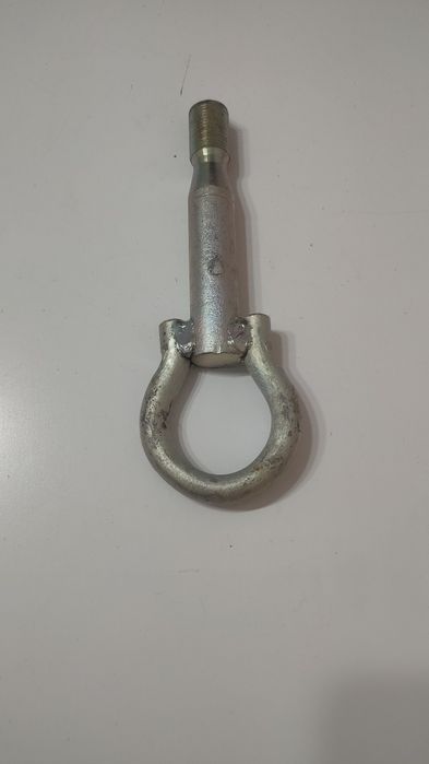 Крюк буксировочный