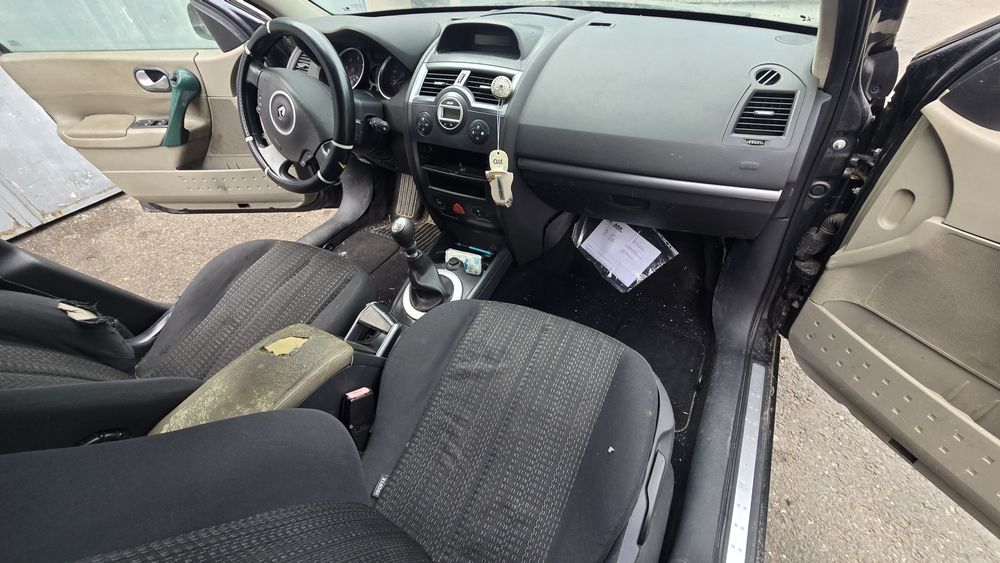 Renault megane 2 faruri capota bara aripa usi usa far aripi portbagaj hayon roti jante oglinda Oglinzi volan Pilot stop stopuri armatura airbag punte