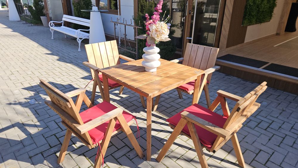 Mobilier Horeca , masa terasă lemn masiv