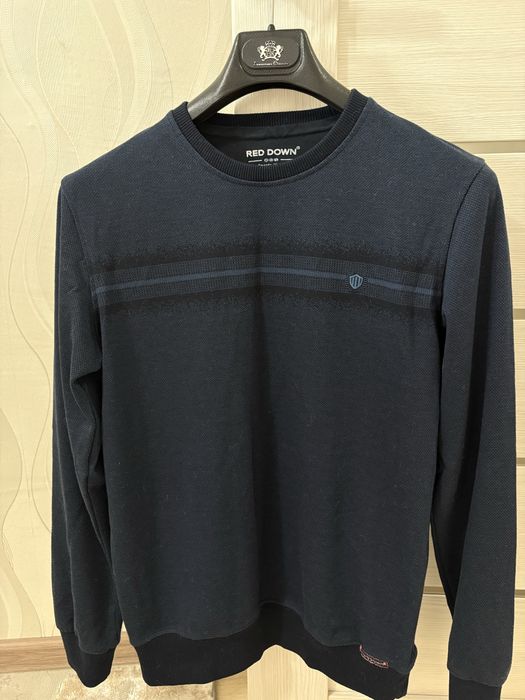 Полузамок Massimo Dutti и темно-синяя кофта