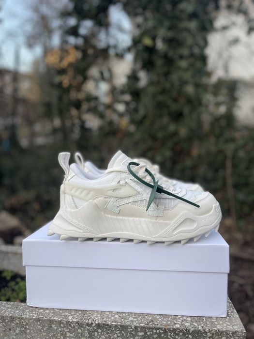 Off white odsy 1000(cream/white)