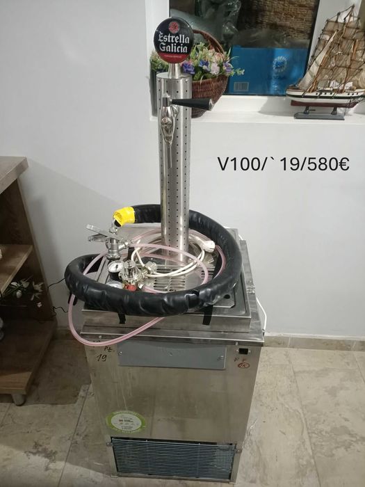 Dozator de bere portabil. Cititi descrierea completa.