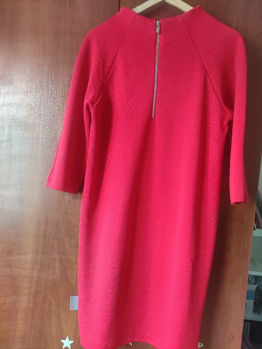 Червена рокля / Синя рокля / Черна рокля