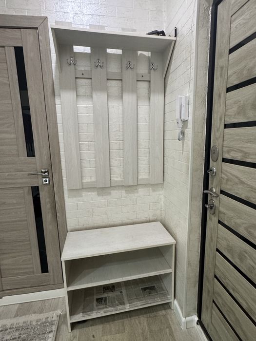 Продам прихожая в отличном состояний