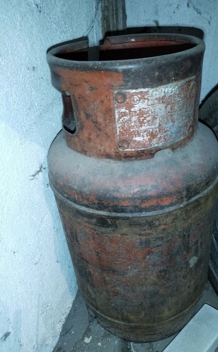 Продам газ балон с редуктором
