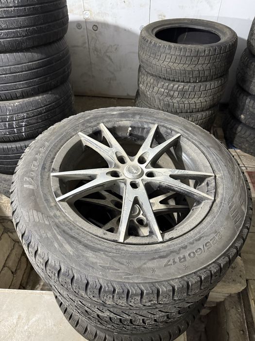Продам шины с дисками 225/65/17