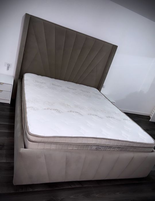 Pat Tapitat 160x200 Culoare Grej + Saltea Inclusă
