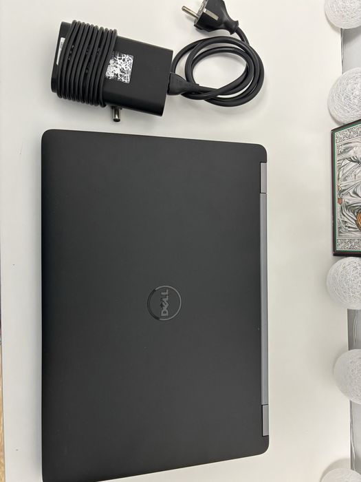 Dell Latitude E7470 – i5 / 8GB / SSD 256GB – DEFECT DISPLAY