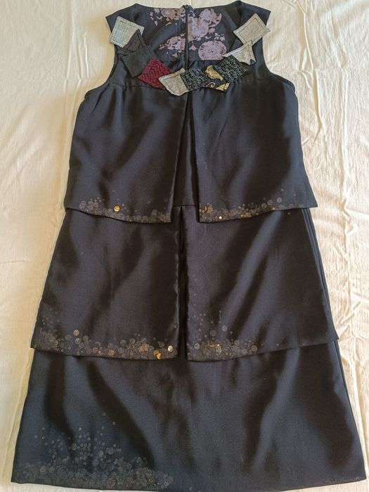 Rochie Desigual neagră -model deosebit cu volane și paiete