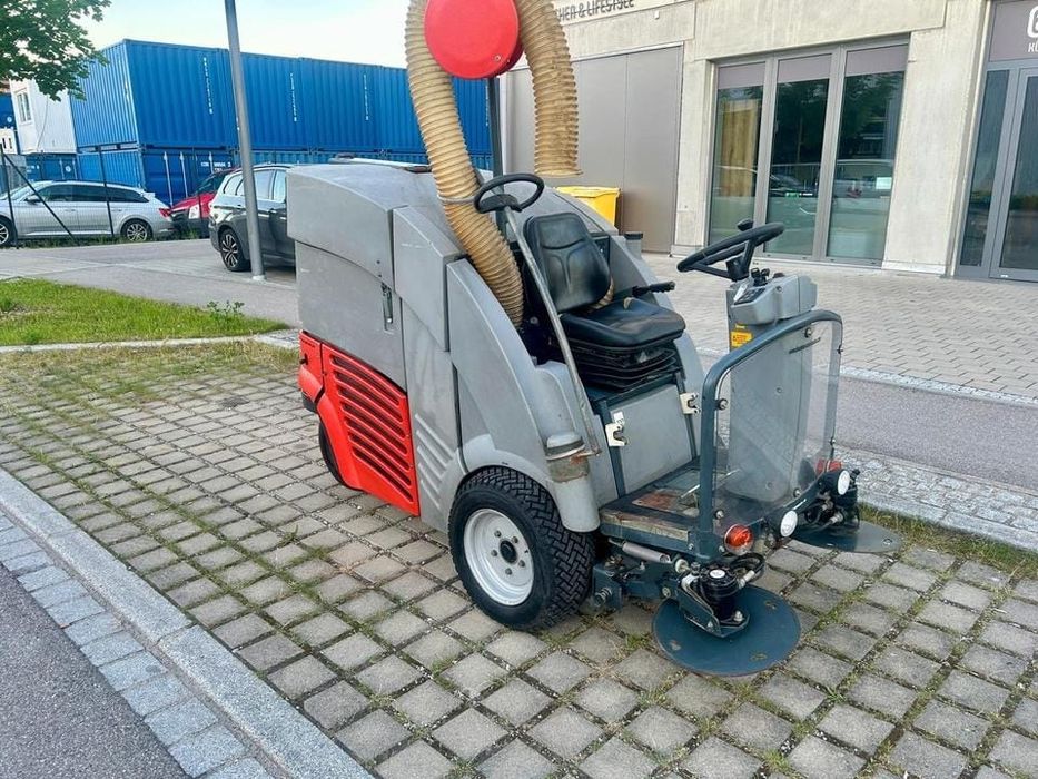 Maturatoare stradala  Diesel 2 perii Aspirator Bazin apa  furtun frunze