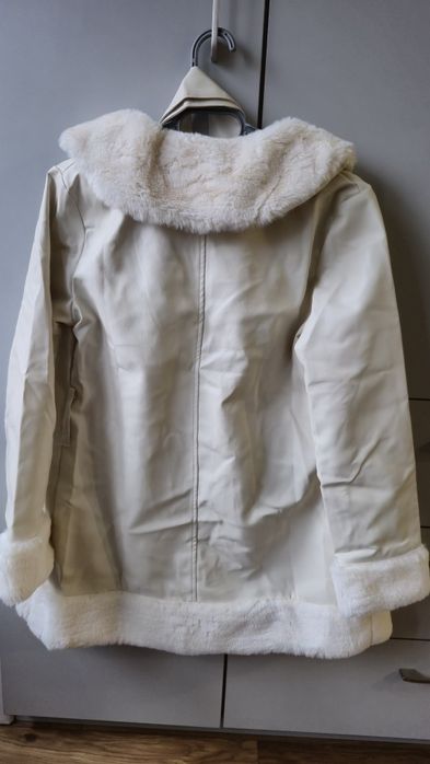 Дамско кожено яке с пух